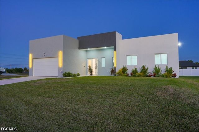 5 SW 26th PL, Cape Coral, FL 33991