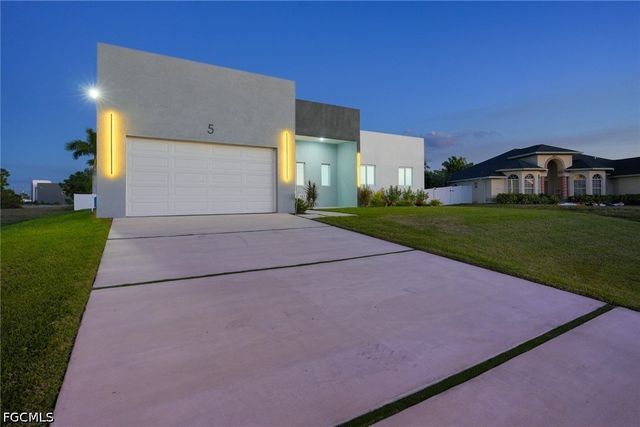 5 SW 26th PL, Cape Coral, FL 33991