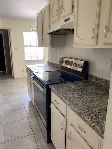 902 Maydelle Lane, Garland, TX 75042
