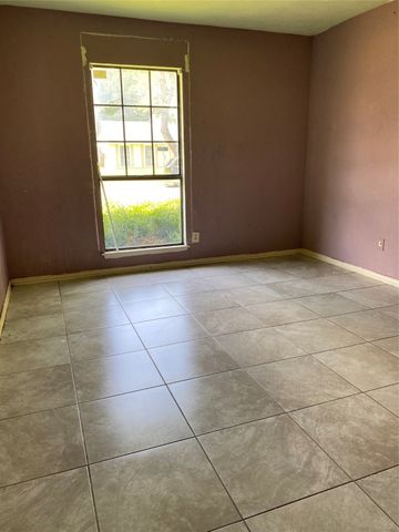 902 Maydelle Lane, Garland, TX 75042