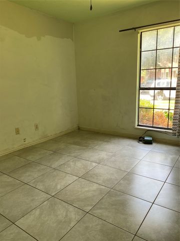 902 Maydelle Lane, Garland, TX 75042