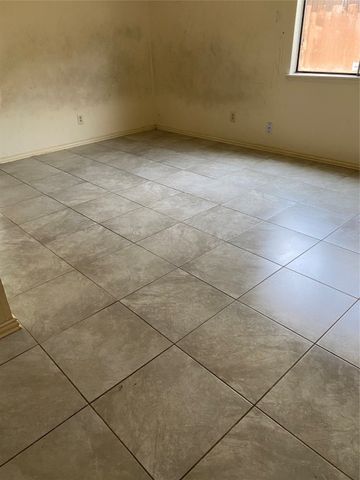 902 Maydelle Lane, Garland, TX 75042