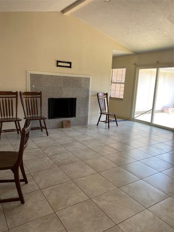 902 Maydelle Lane, Garland, TX 75042