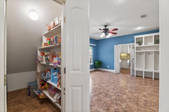 657 Hidden Lakes Boulevard, Gunter, TX 75058