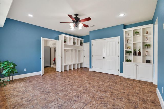 657 Hidden Lakes Boulevard, Gunter, TX 75058