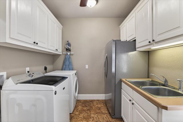 657 Hidden Lakes Boulevard, Gunter, TX 75058