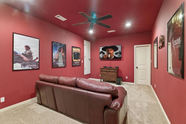 657 Hidden Lakes Boulevard, Gunter, TX 75058