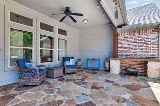 657 Hidden Lakes Boulevard, Gunter, TX 75058