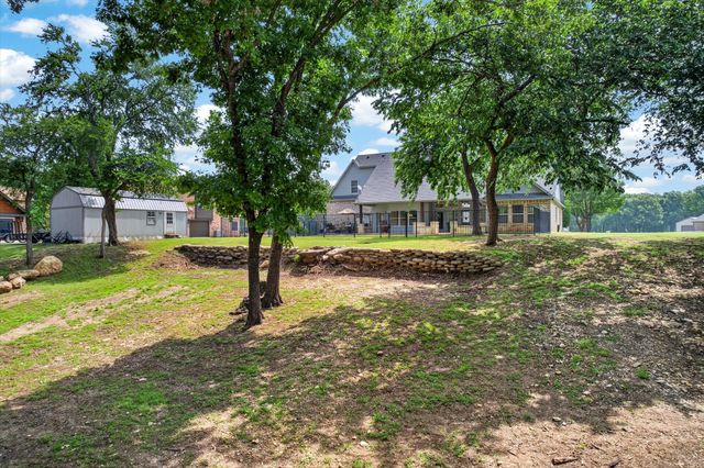 657 Hidden Lakes Boulevard, Gunter, TX 75058