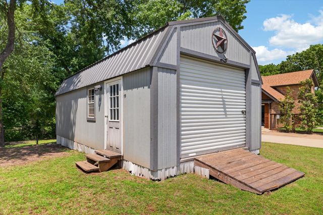 657 Hidden Lakes Boulevard, Gunter, TX 75058