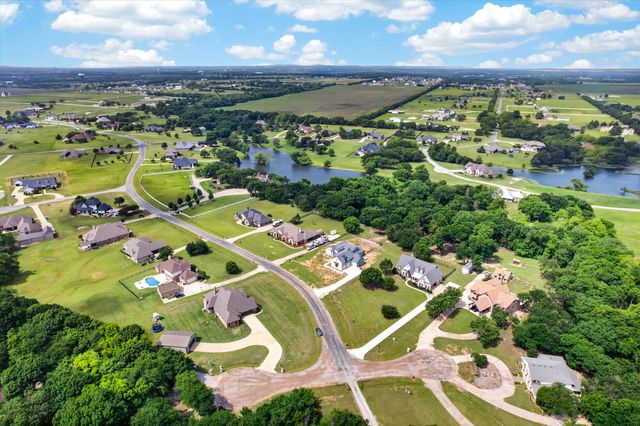657 Hidden Lakes Boulevard, Gunter, TX 75058
