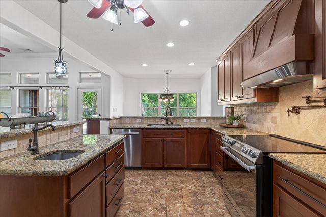 657 Hidden Lakes Boulevard, Gunter, TX 75058