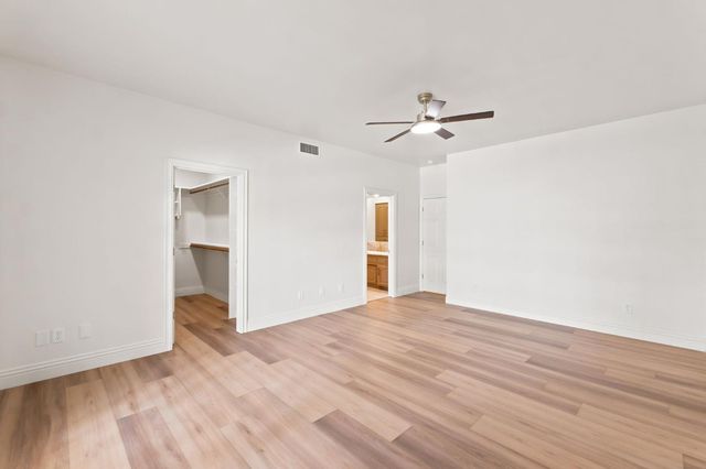 9008 Serrant Court, Bakersfield, CA 93311