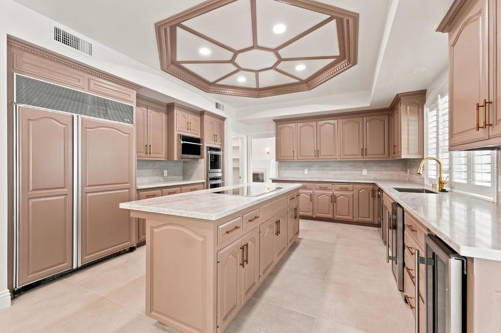 Image 26 of property listing at 9008 Serrant Court, Bakersfield, CA 93311