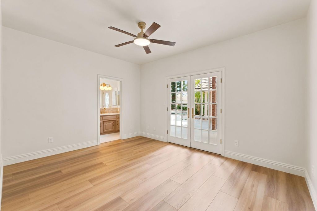 Image 32 of property listing at 9008 Serrant Court, Bakersfield, CA 93311