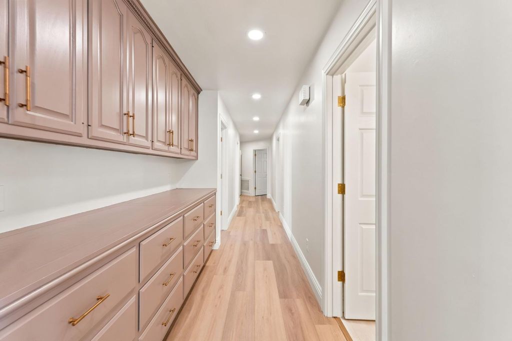 Image 38 of property listing at 9008 Serrant Court, Bakersfield, CA 93311