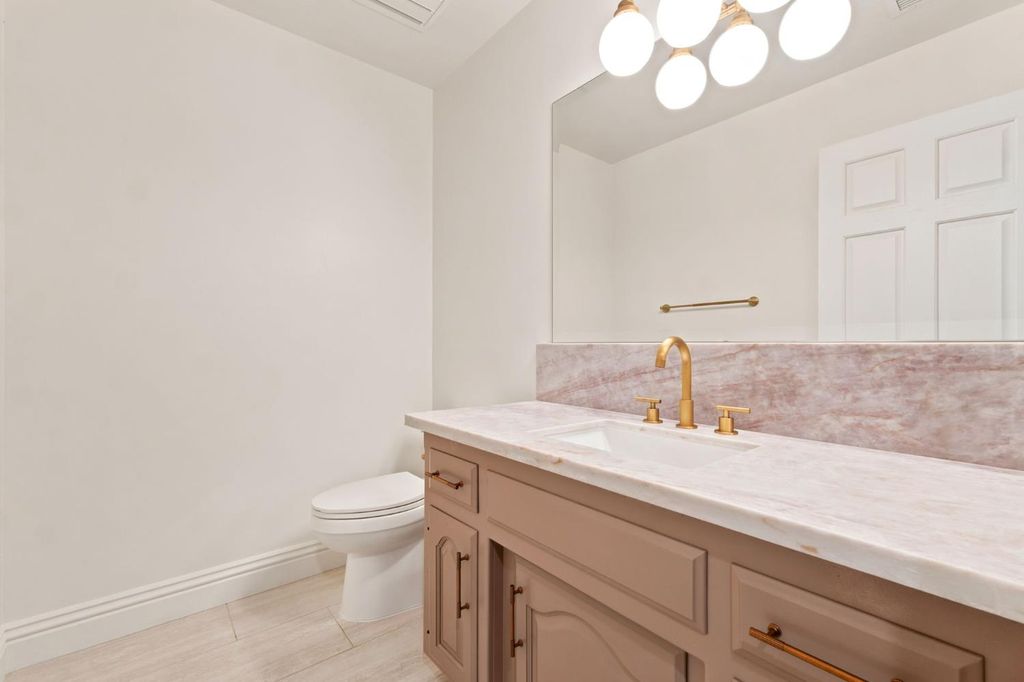 Image 39 of property listing at 9008 Serrant Court, Bakersfield, CA 93311