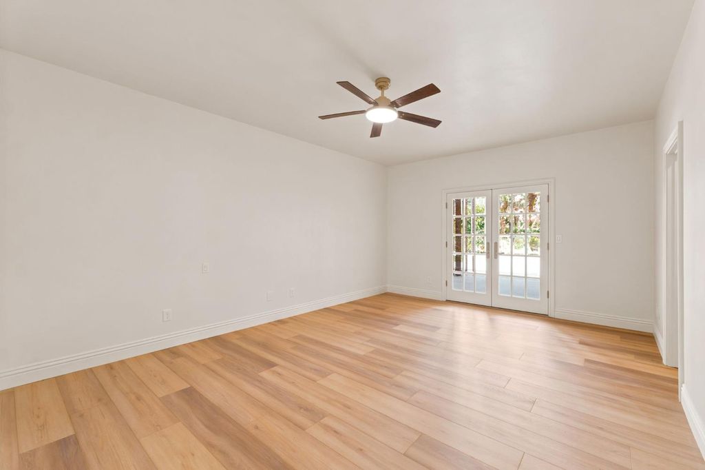 Image 40 of property listing at 9008 Serrant Court, Bakersfield, CA 93311