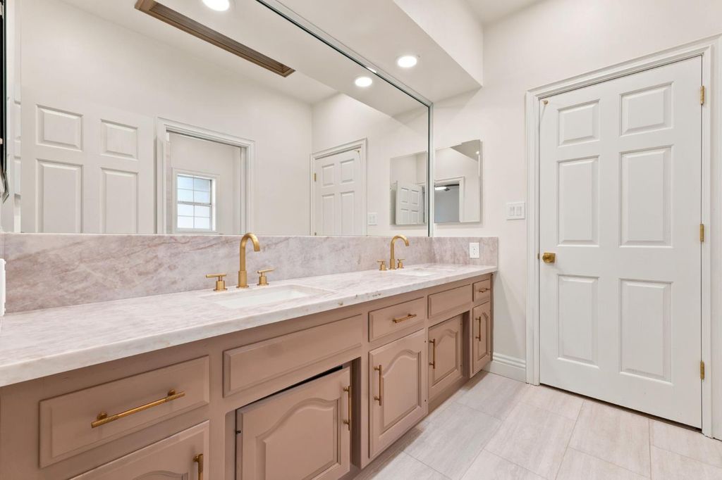 Image 47 of property listing at 9008 Serrant Court, Bakersfield, CA 93311