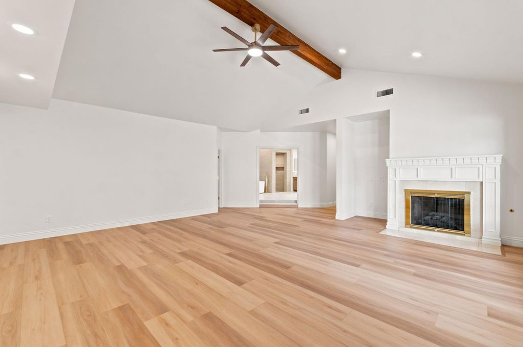 Image 53 of property listing at 9008 Serrant Court, Bakersfield, CA 93311
