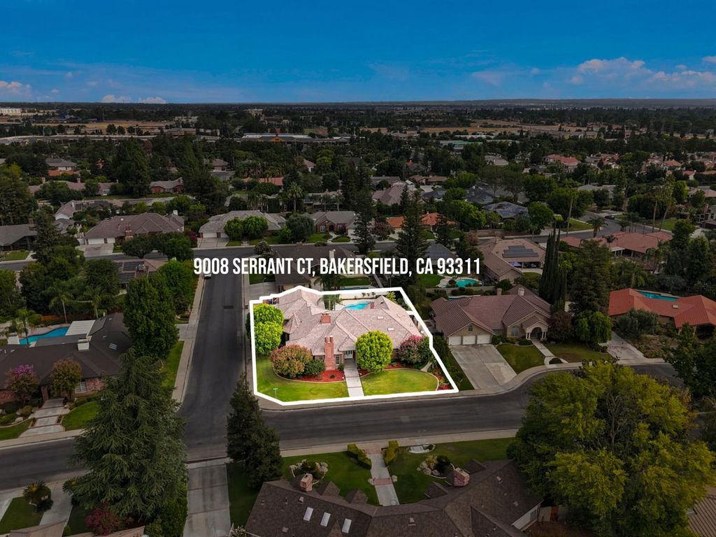 Image 71 of property listing at 9008 Serrant Court, Bakersfield, CA 93311