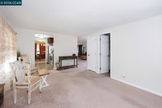 2322 Dalis Dr 201, Concord, CA 94520