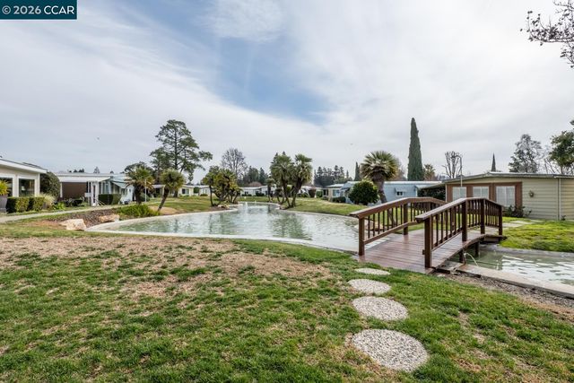 2322 Dalis Dr 201, Concord, CA 94520
