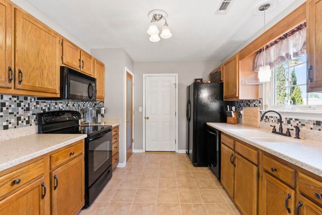 264 Pilothouse Dr., Myrtle Beach, SC 29577