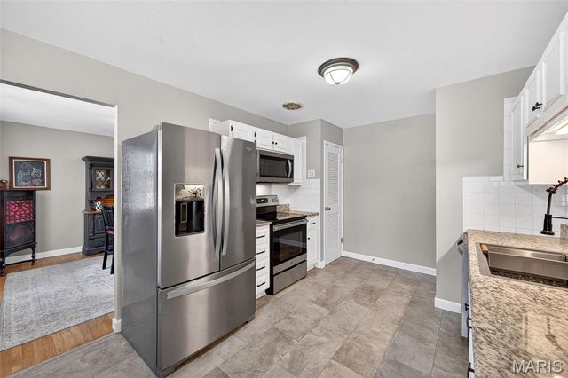 893 Napoli Drive, Ballwin, MO 63021