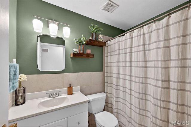 893 Napoli Drive, Ballwin, MO 63021