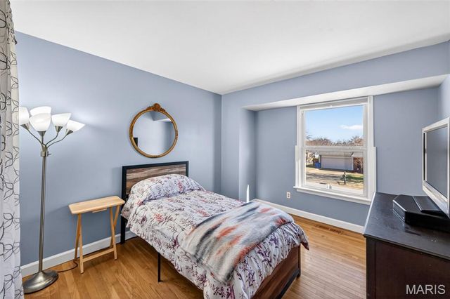 893 Napoli Drive, Ballwin, MO 63021