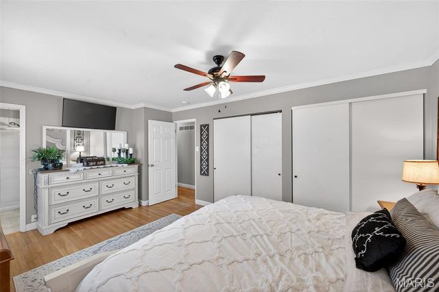 893 Napoli Drive, Ballwin, MO 63021