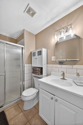 893 Napoli Drive, Ballwin, MO 63021