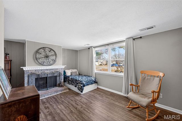 893 Napoli Drive, Ballwin, MO 63021