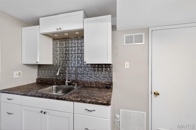 893 Napoli Drive, Ballwin, MO 63021