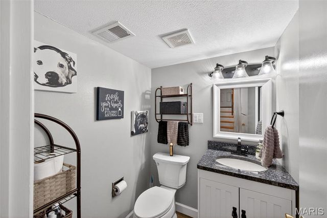 893 Napoli Drive, Ballwin, MO 63021