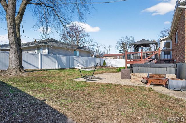 893 Napoli Drive, Ballwin, MO 63021