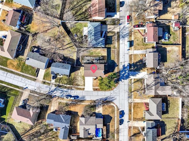 893 Napoli Drive, Ballwin, MO 63021