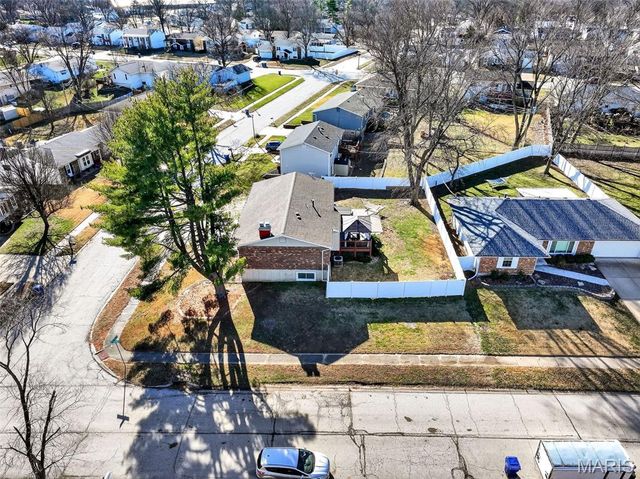 893 Napoli Drive, Ballwin, MO 63021