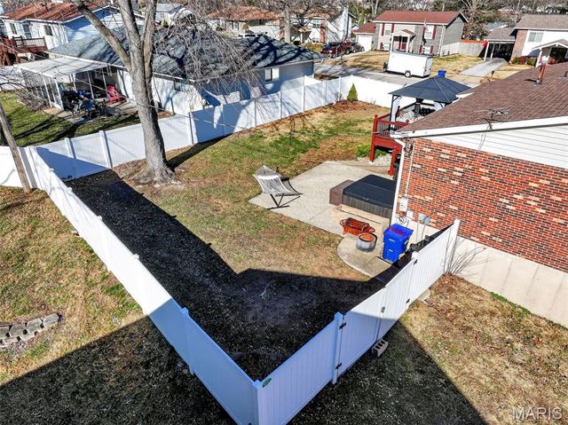 893 Napoli Drive, Ballwin, MO 63021