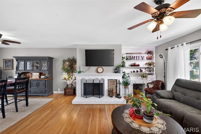 893 Napoli Drive, Ballwin, MO 63021