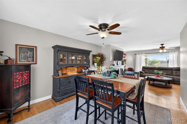 893 Napoli Drive, Ballwin, MO 63021