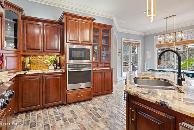 219 Hidden Grove Place, Lafayette, LA 70503