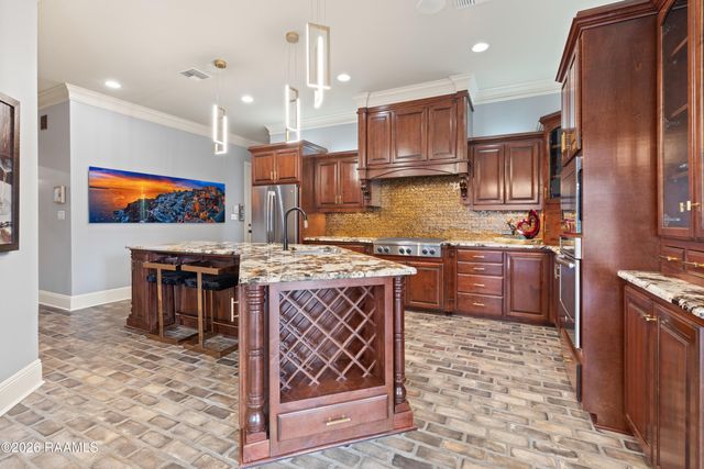 219 Hidden Grove Place, Lafayette, LA 70503