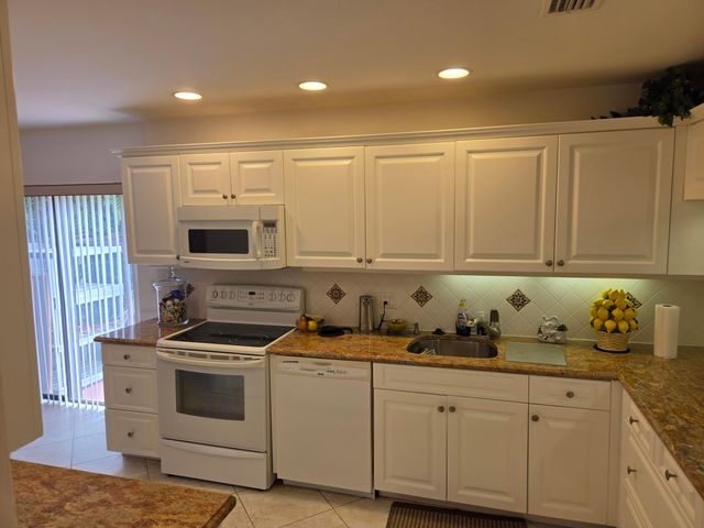 61 EASTGATE Drive A, Boynton Beach, FL 33436