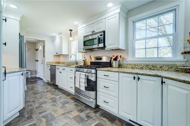 45 Parkridge Drive, Pittsford, NY 14534