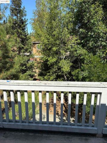 388 Mill Rd, Martinez, CA 94553