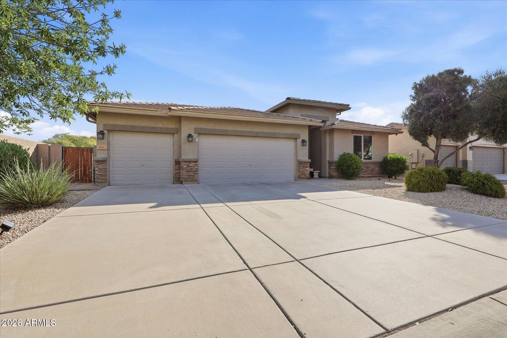 916 W JERSEY Way, San Tan Valley, AZ 85143 — exterior