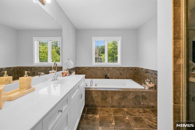 2308 Freeman Way, Allendale, NJ 07401