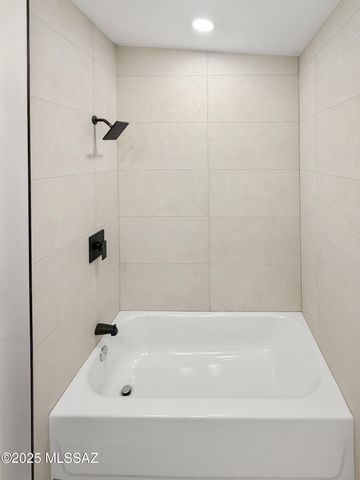 7332 E 42nd Street, Tucson, AZ 85730